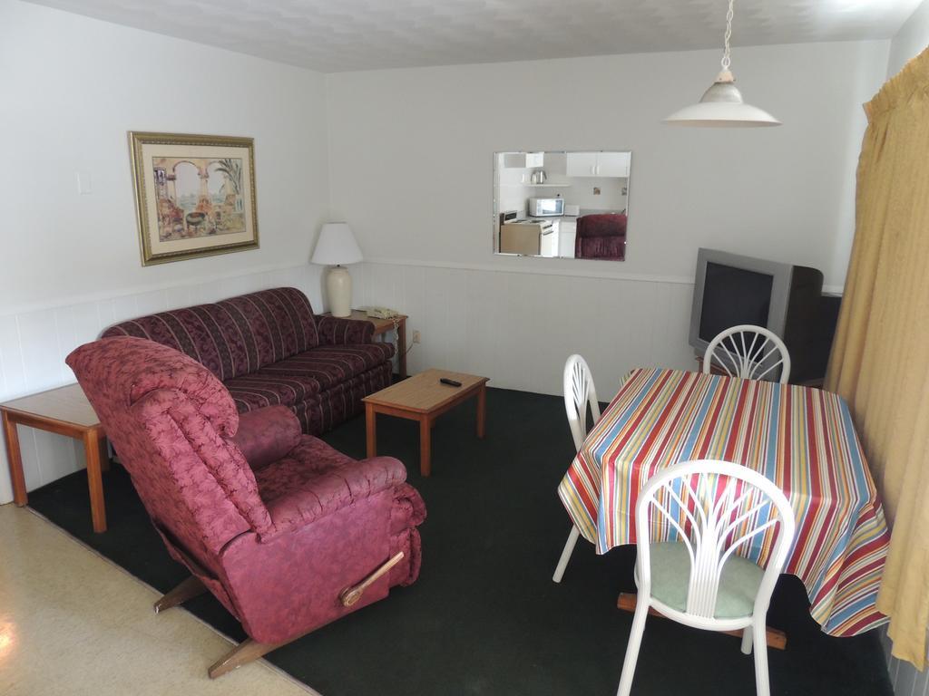 Rodeway Inn & Suites Winter Haven Chain Of Lakes Bilik gambar